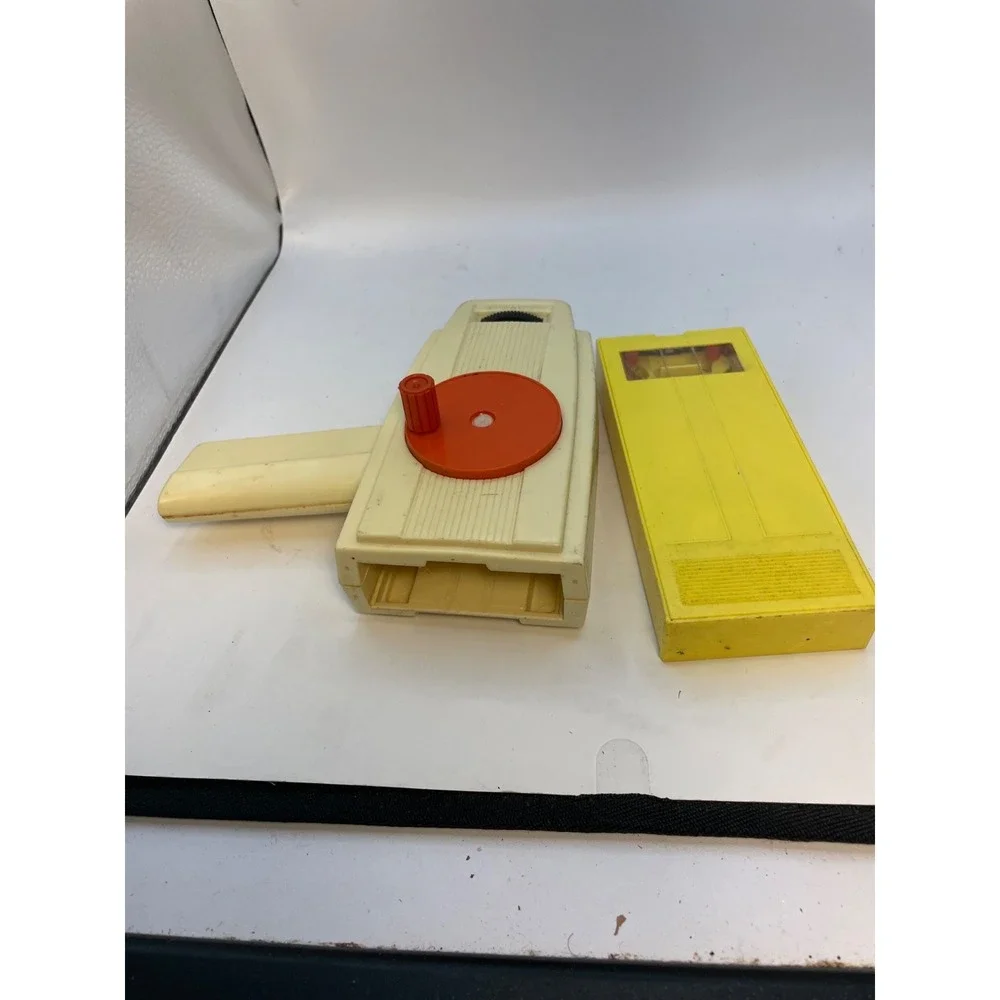 Vintage 1970's Fisher Price Movie Viewer 1 Cartridge Mickey And Donald Duc Works